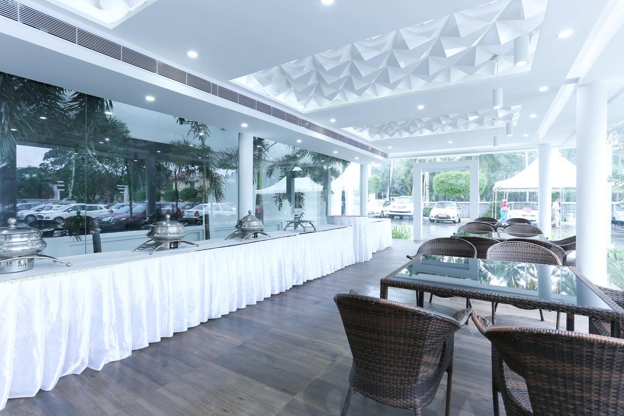 Treebo Trend Al Saj Convention Centre Kazhakuttam Exterior foto